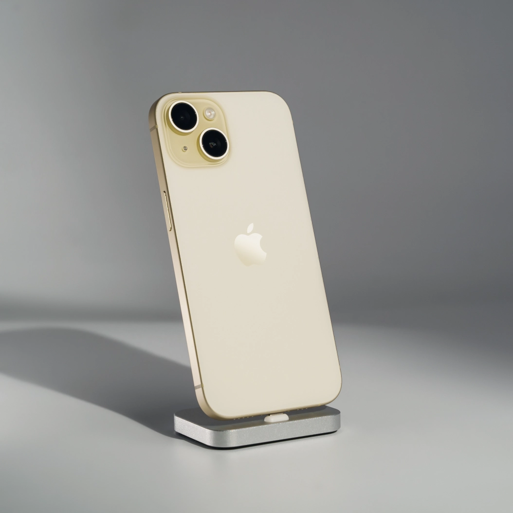 Смартфон Apple iPhone 15 512 GB Yellow - фото товара
